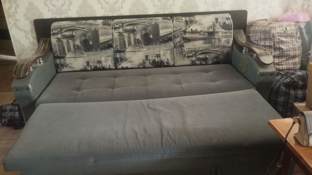 Продам диван. Не дорого.