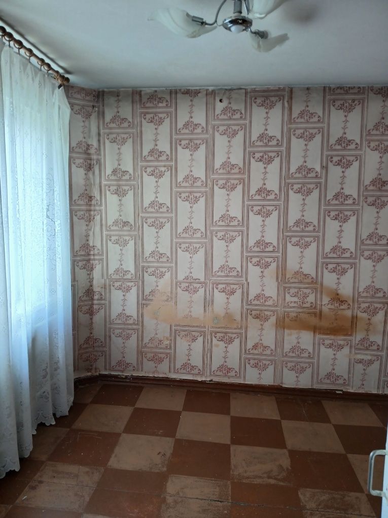 Продам квартиру 4-х комнатную 4-й этаж 5 этажный дом