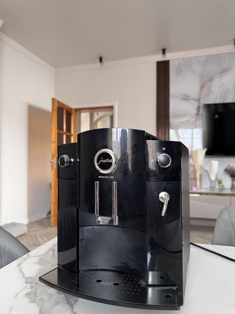 кофемашина Jura Impressa C60