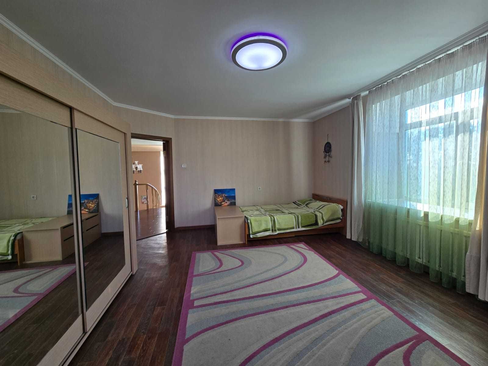 Продам 3х этажный коттедж на 8мкр/ПОМОЩЬ В ИПОТЕКЕ