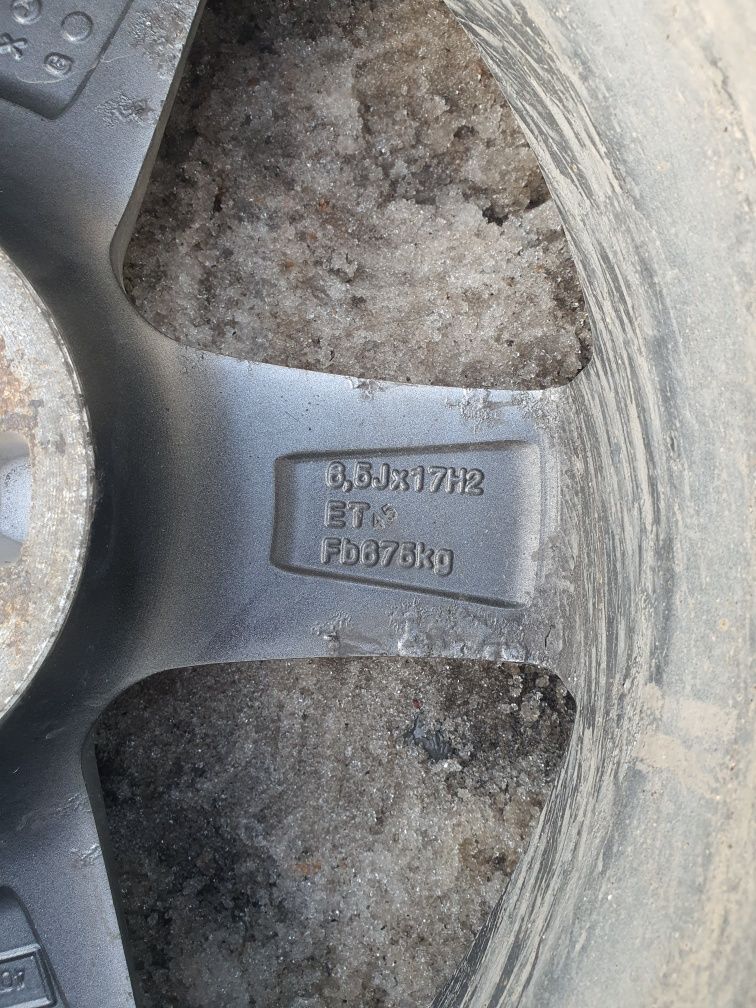Зимняя резина на дисках 225 65 R17