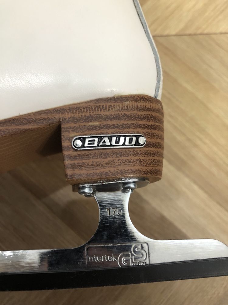 Продам коньки BAUD