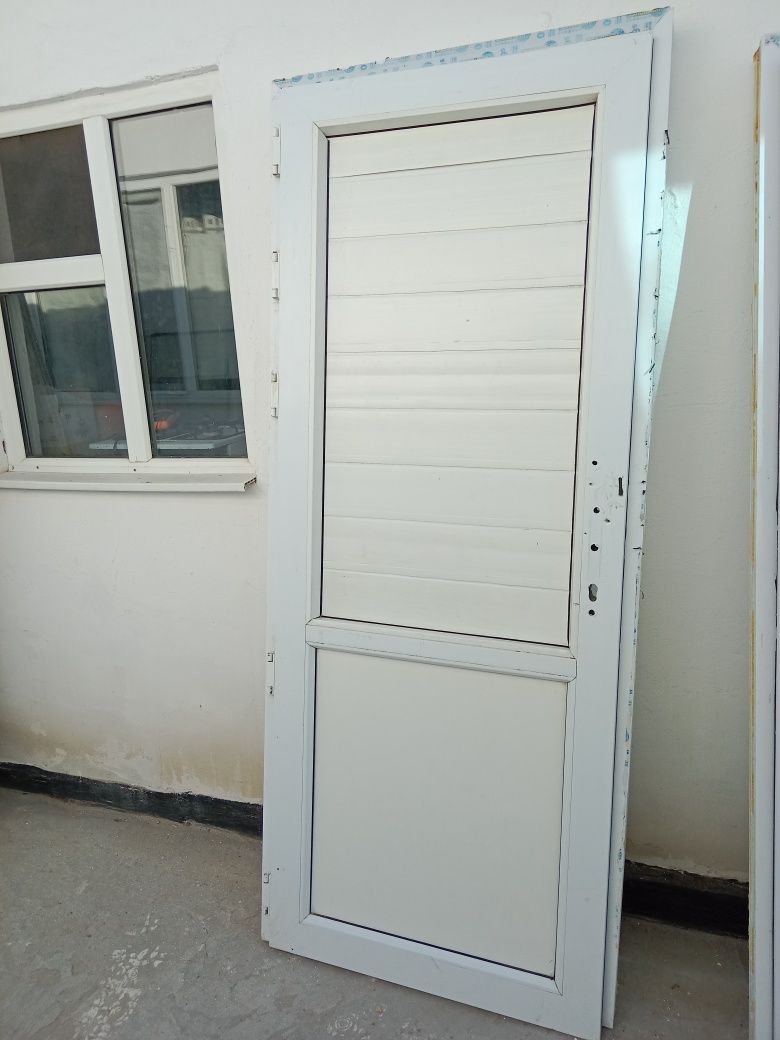 Продам дверь 2 метр х 85 ширина