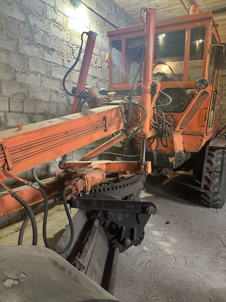 Продам автогрейдер ДЗ-99
