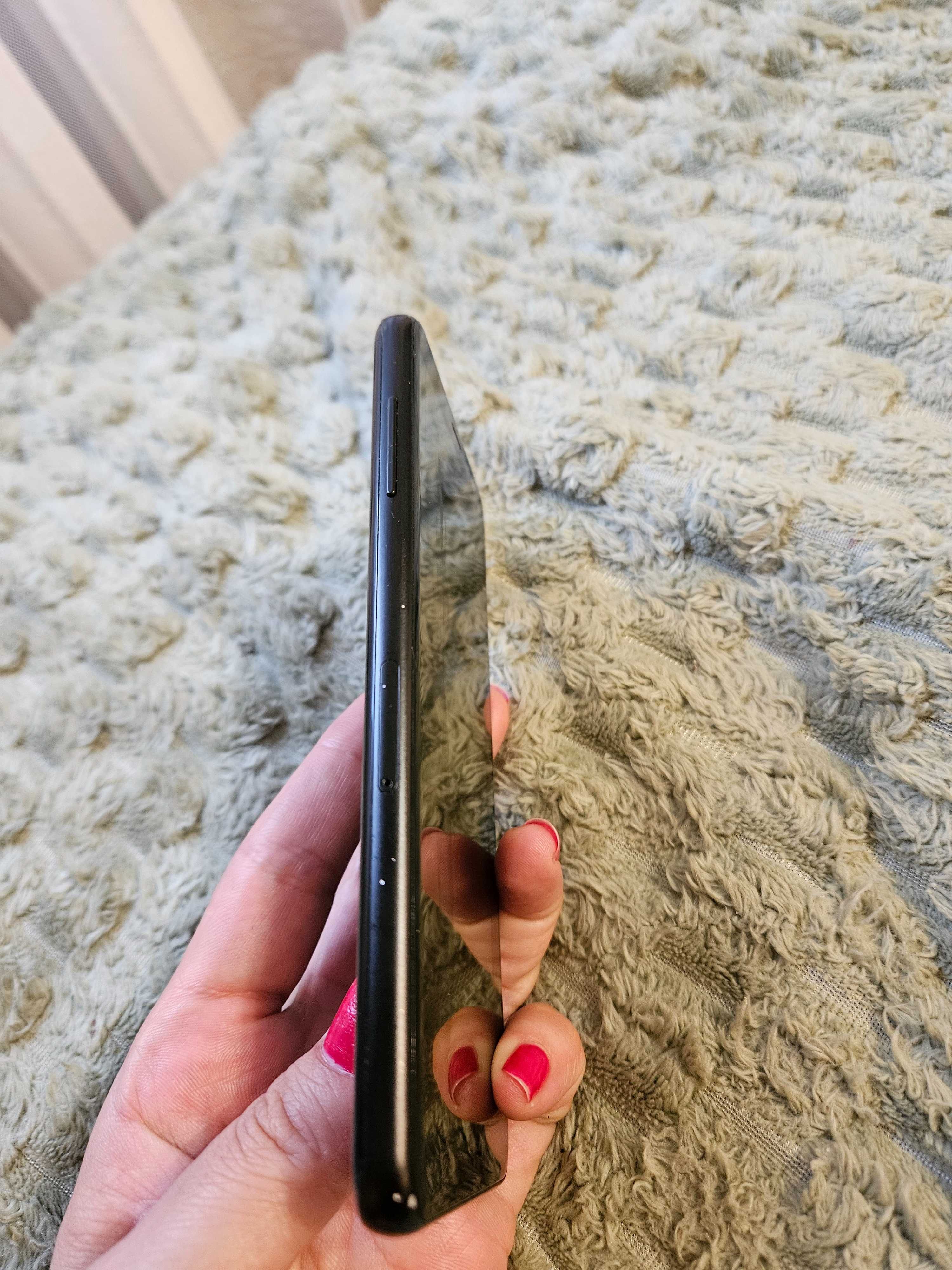 Телефон  Galaxy A8 2018