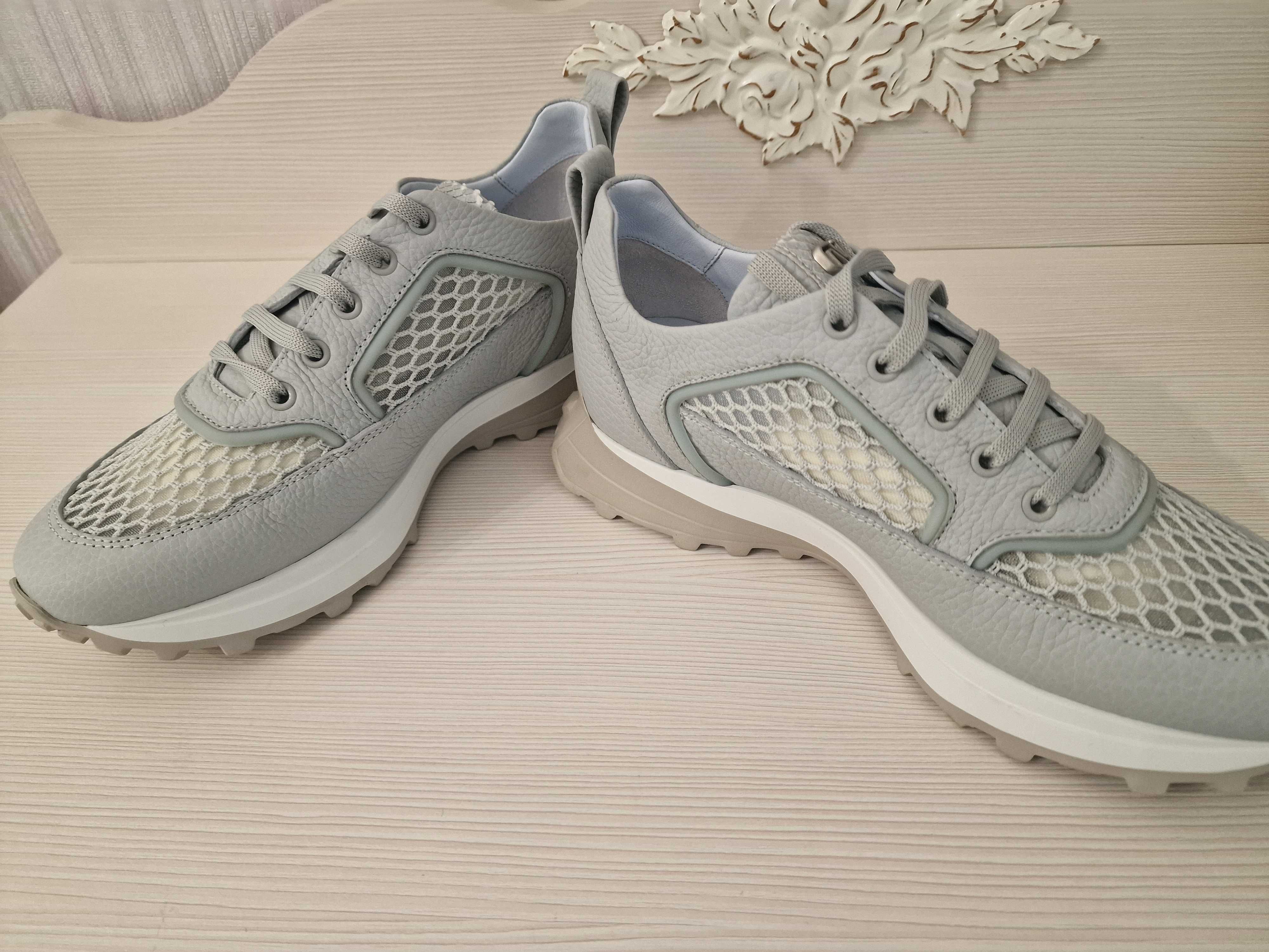 Кроссовки NURSACE. Новые.