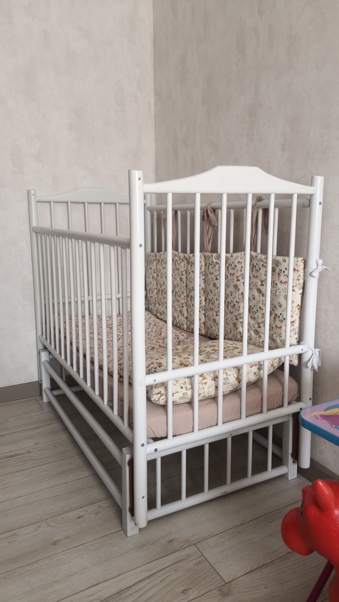 Продам детскую кровать и матрас