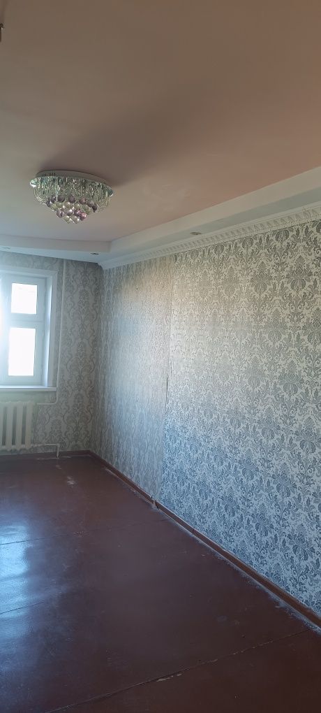 Продам трёхкомнатную квартиру, центр города Металлургов 5/1