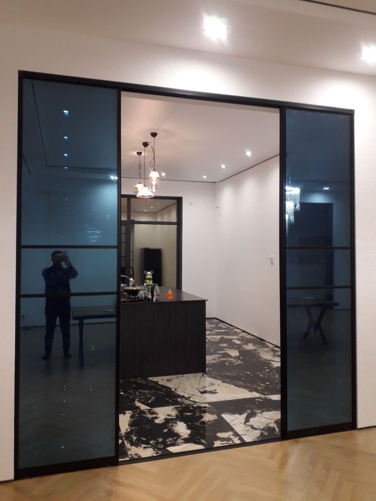 Раздвижные двери из алюминиевого профиля в стиле LOFT