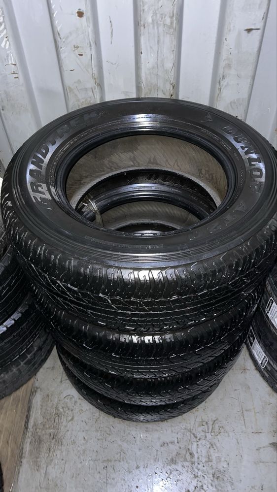 265/65 R17 Продаётся комплект летних шин Dunlop Grandtrek
