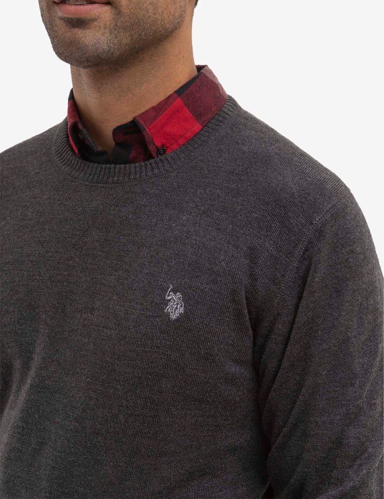 Продаю оригинальный свитер USPA.