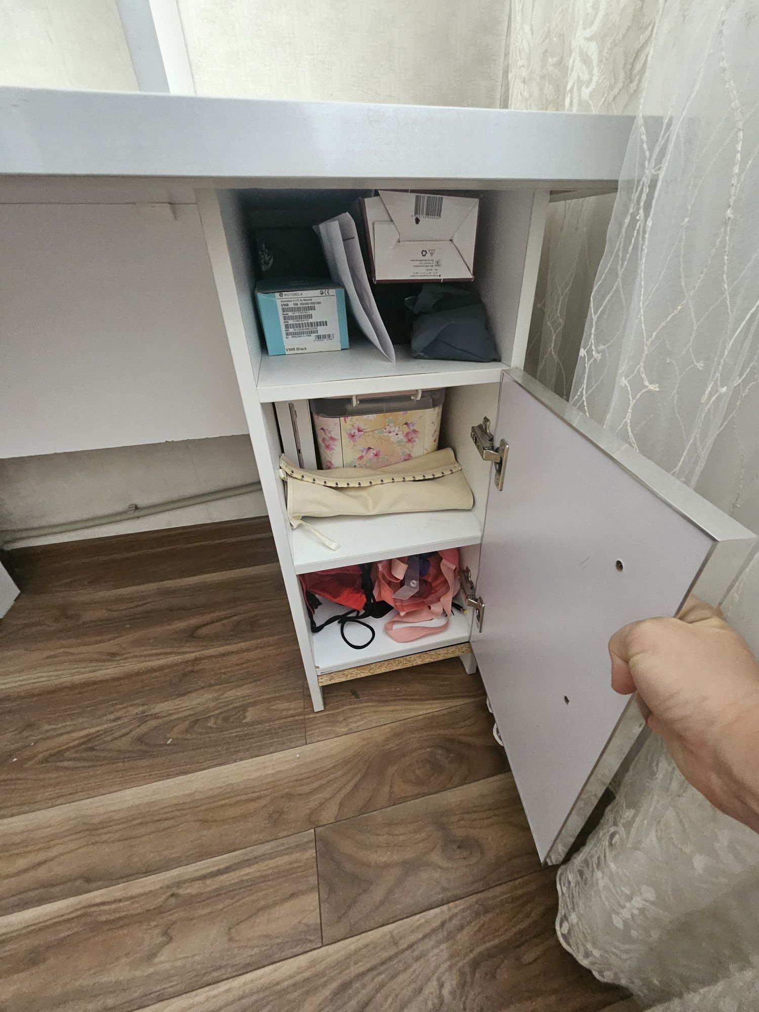 Парта с полкой для книг