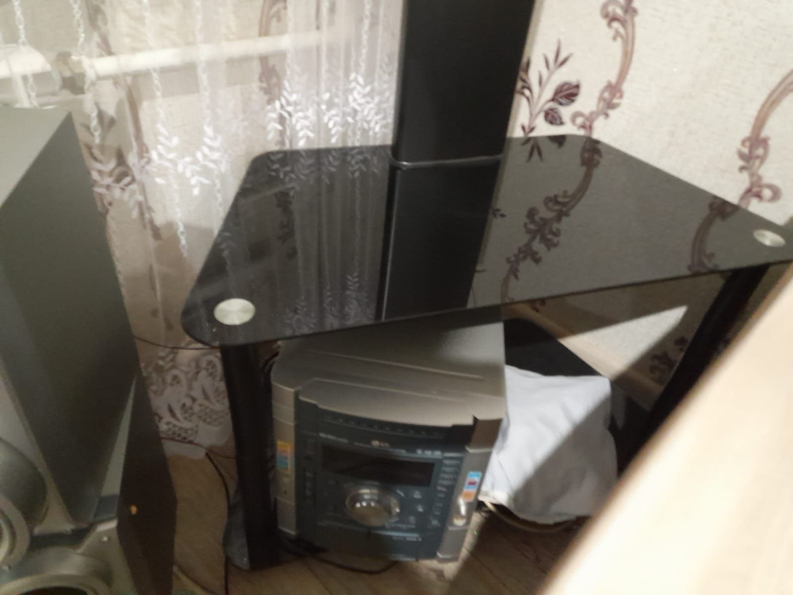 Продам тумбу для телевизора