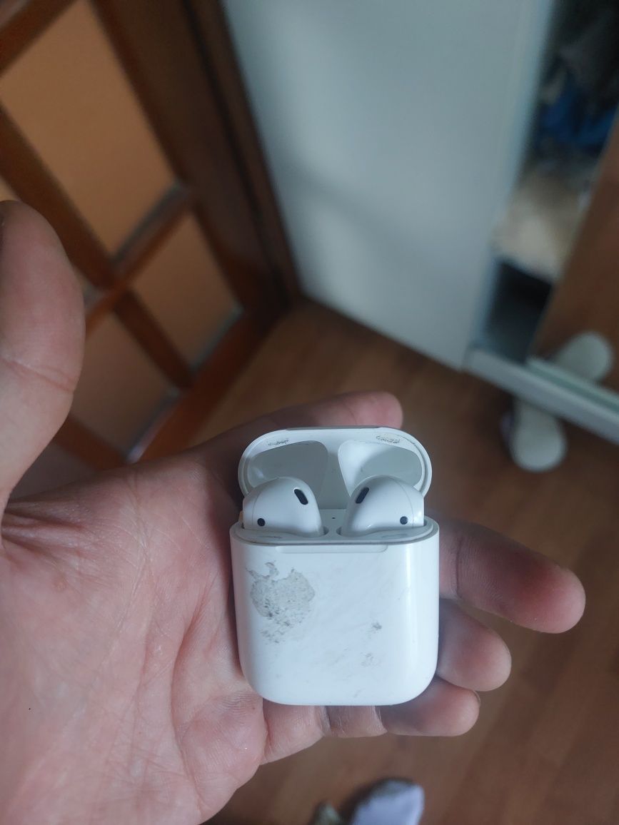 Продам airpods 2