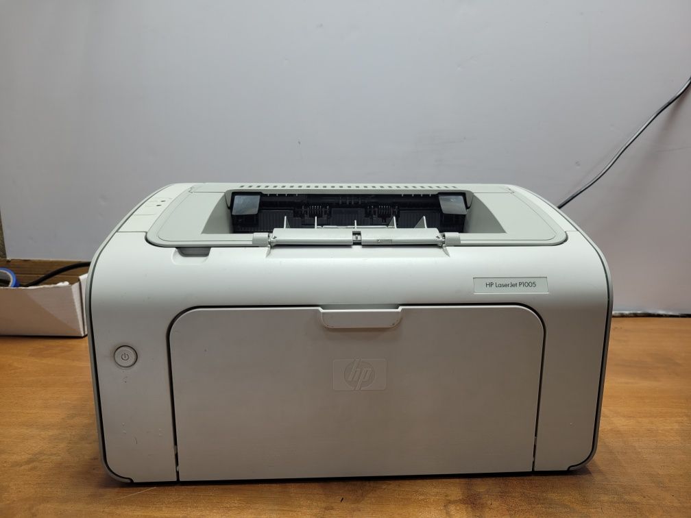 Продам  принтер HP  P1005, принтер лазерный.