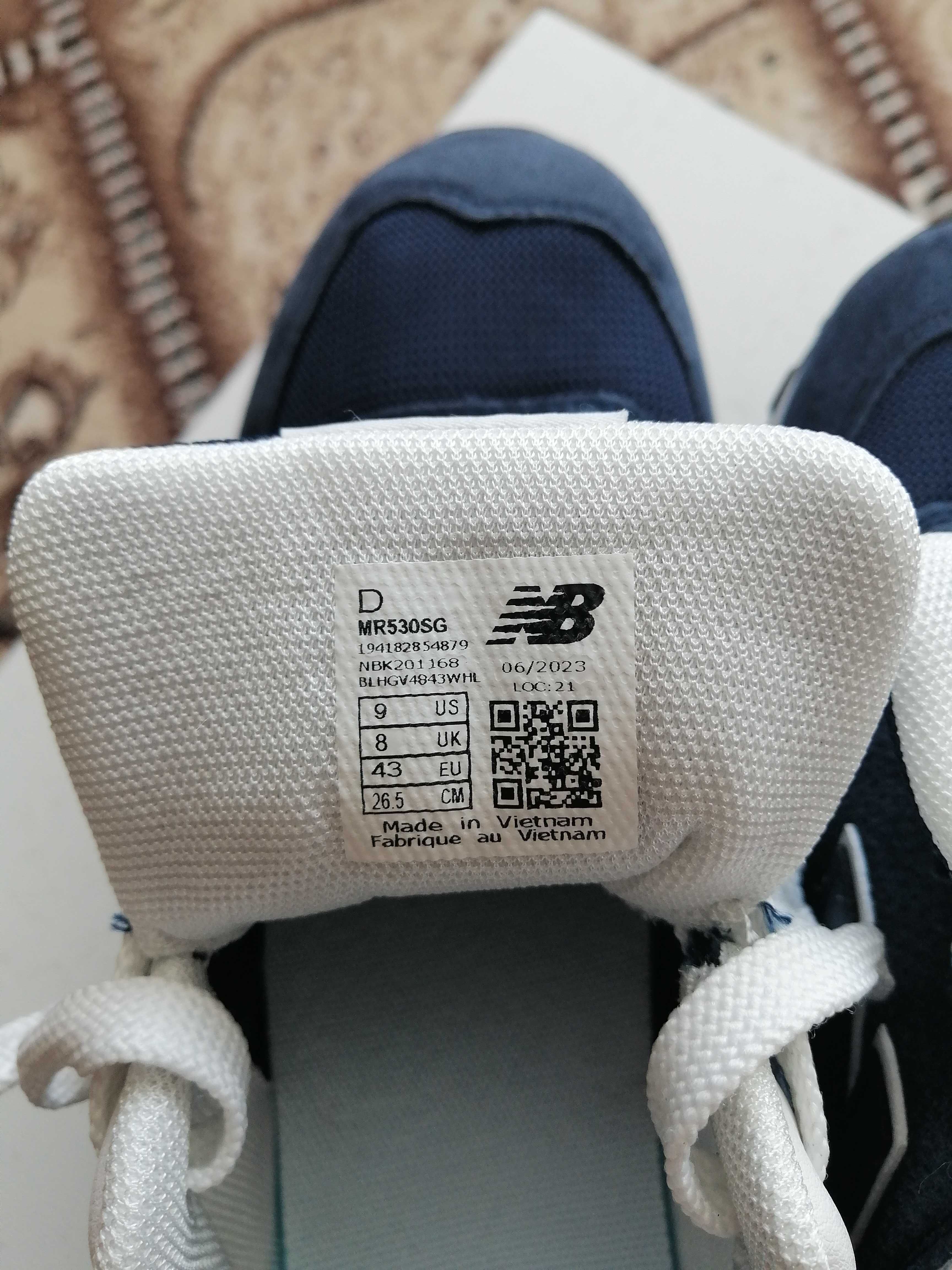 Кроссовки New Balance.