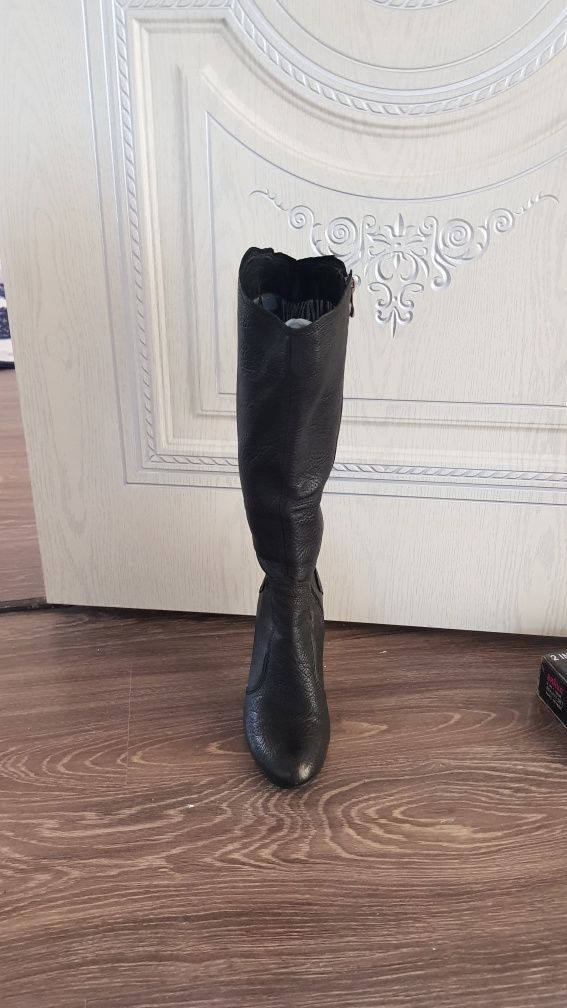продам жен из натуральной кожи сапоги