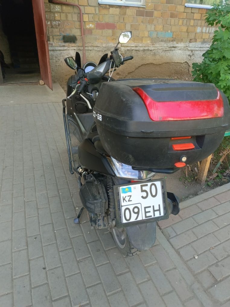 Продам скутер maxi