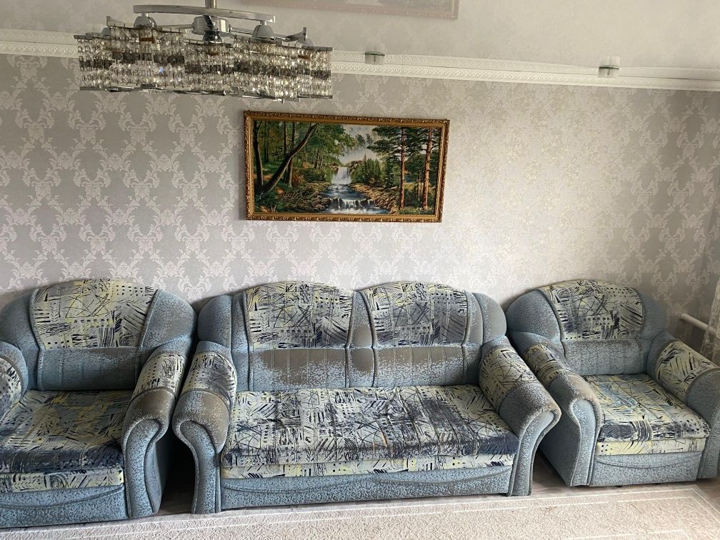 Продам диван и 2 кресла
