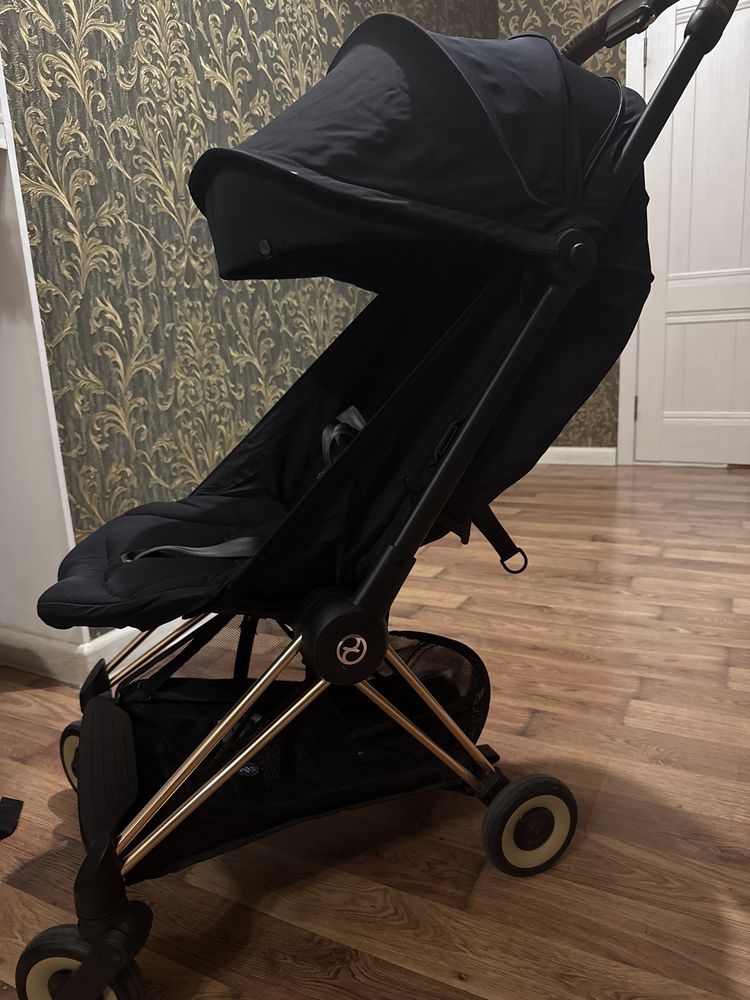 Продам коляску Cybex Coya черная рама голд