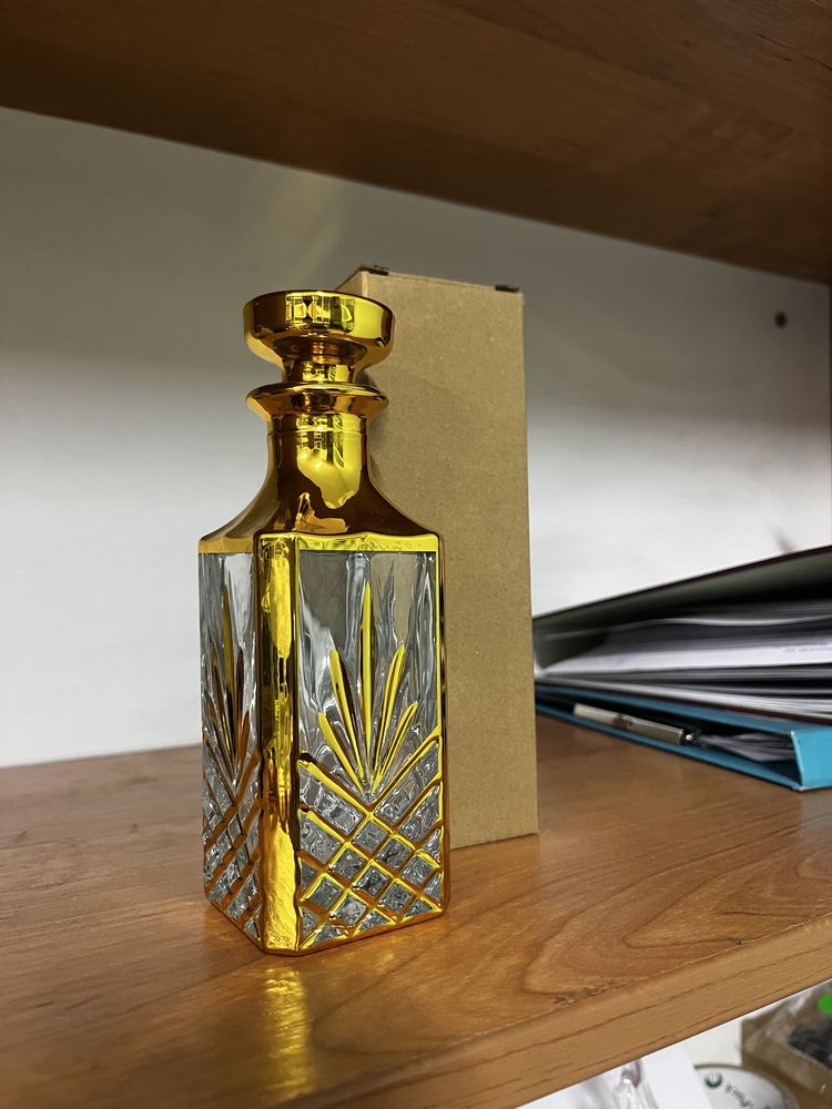 Флаконы,помадки,миск,графины,масла для парфюмов