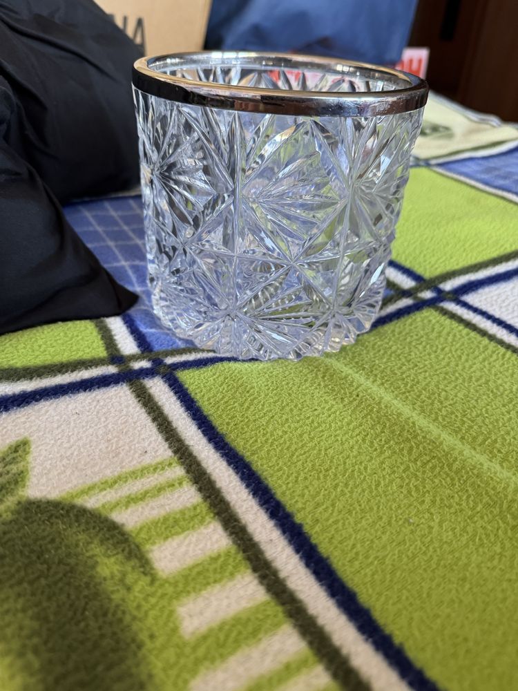 Продам вазу из хрусталя