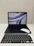 MacBook Air M3  13.6 дюйм в темно-синий цвете