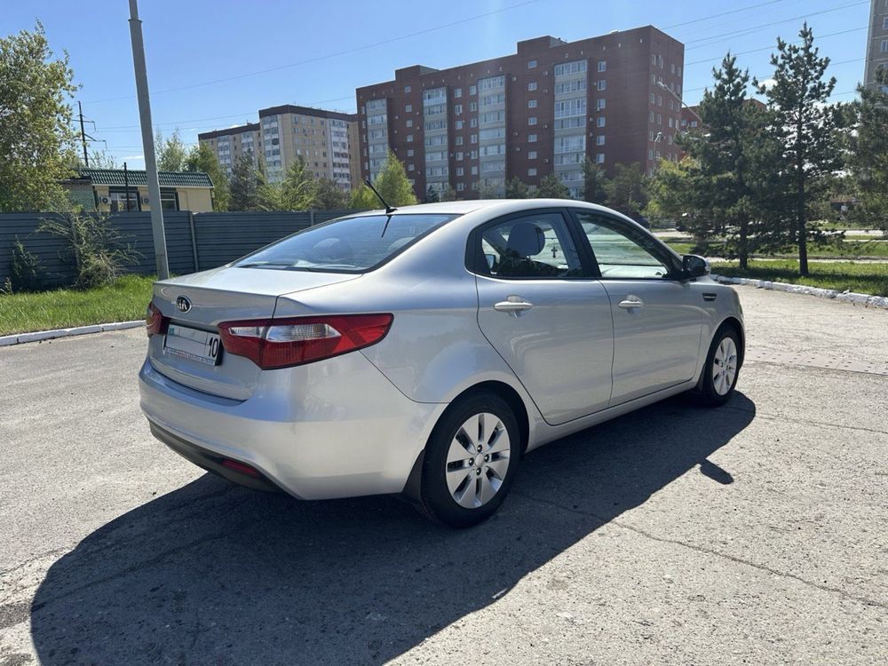 Продам Kia Rio в идеальном  состоянии