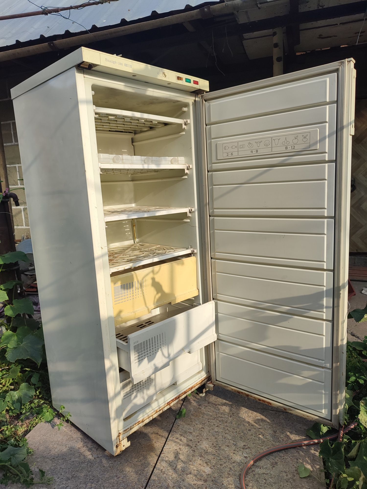 Продам морозильную камеру