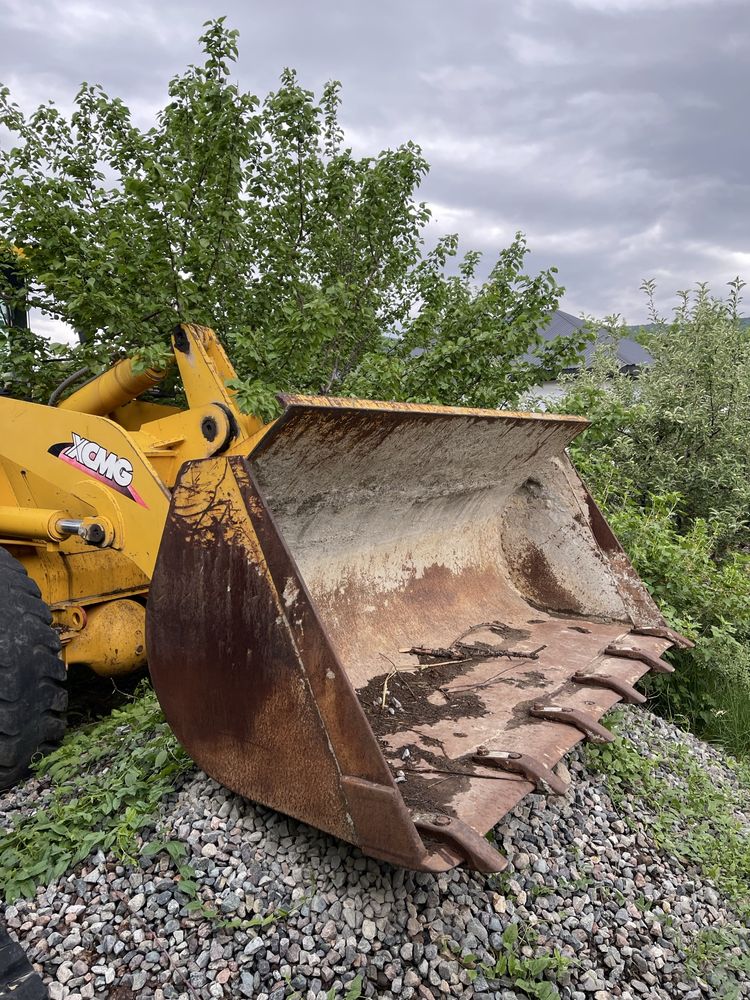 Погрузчик XCMG LW300F