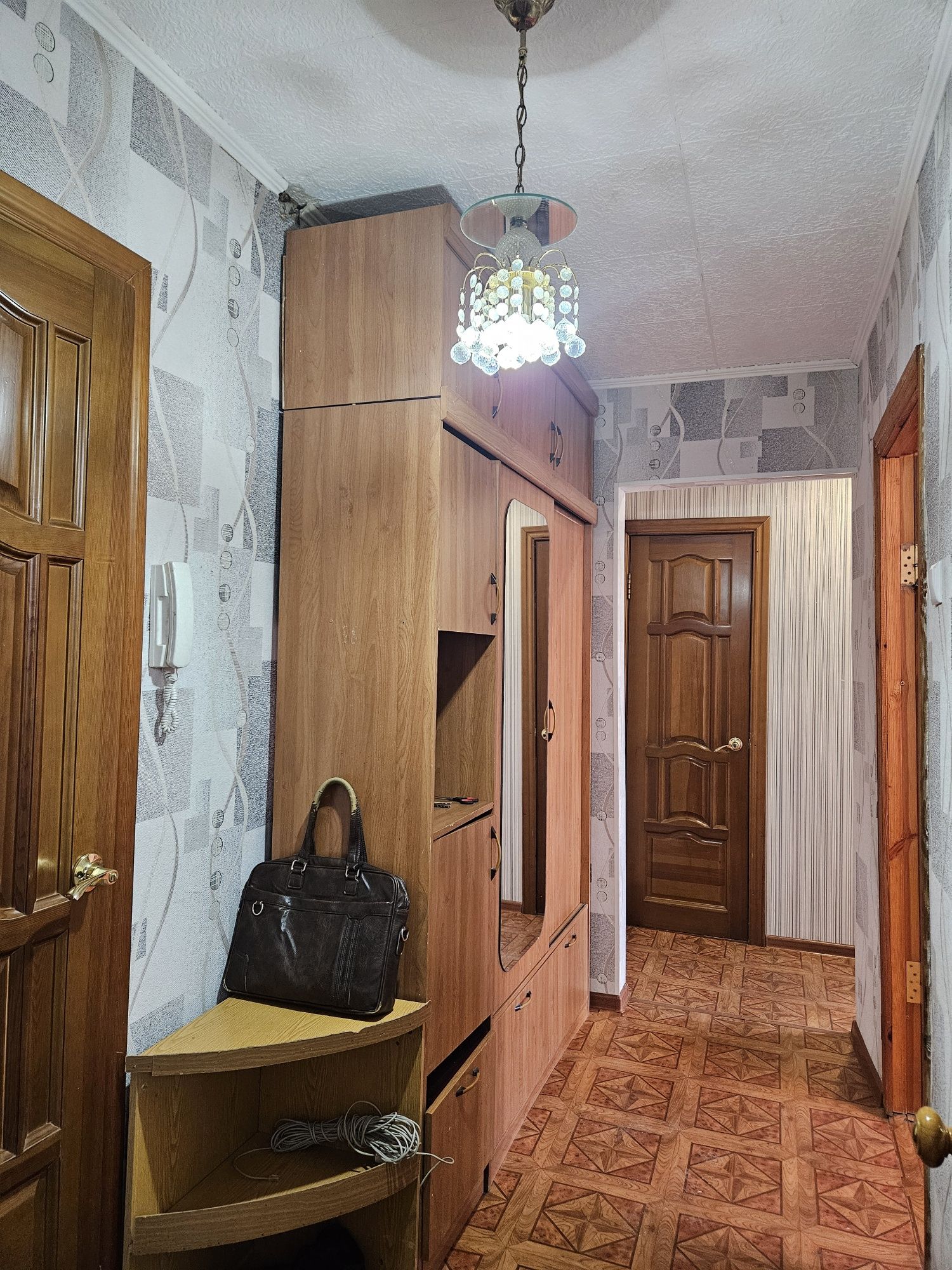 2х ком квартира район 3 школа (Саяхат)