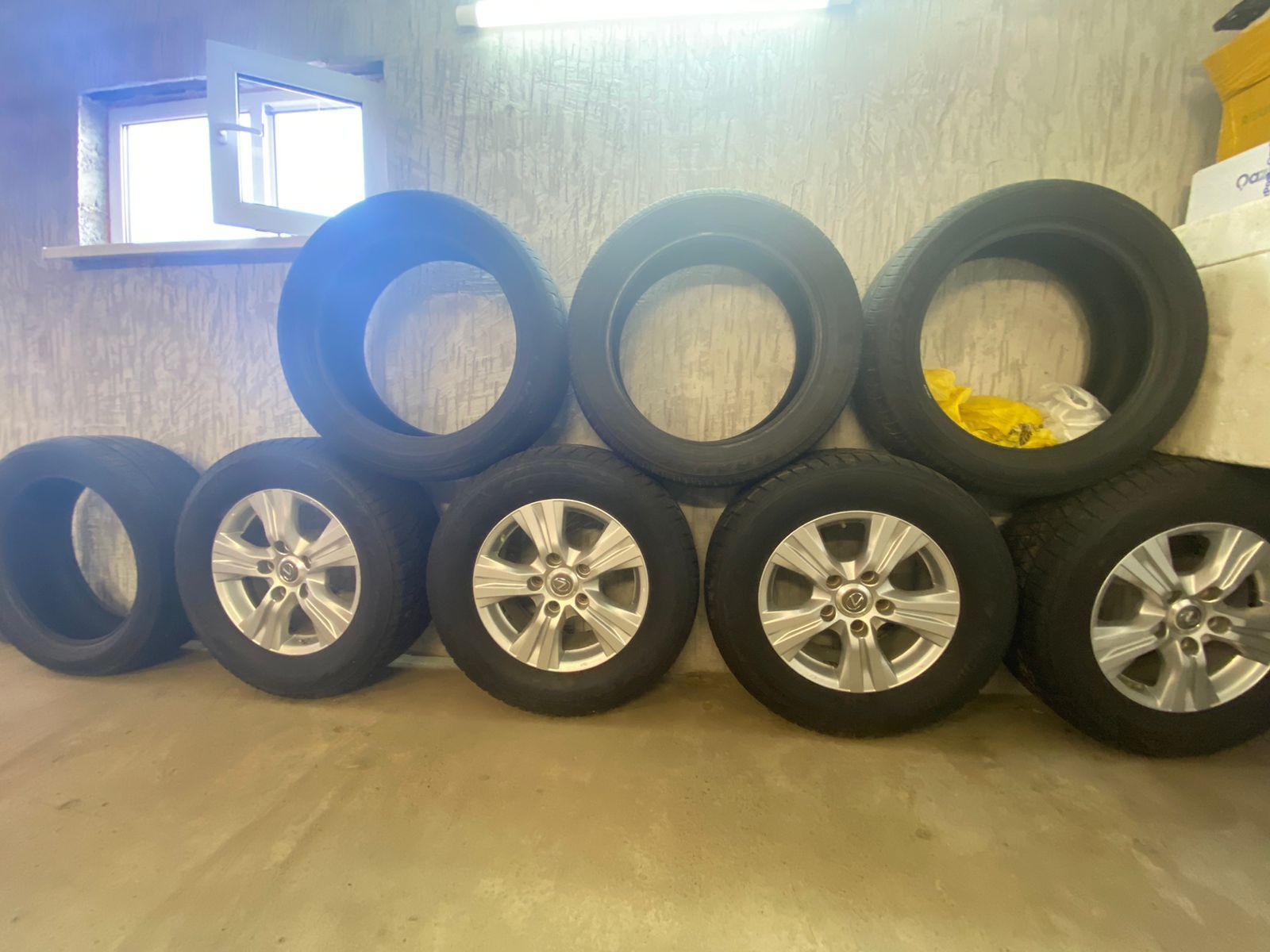 Шина BLIZZAK 285/60/R18