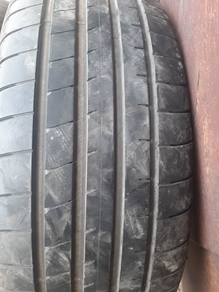Продам шины 235/55/19 гудиер