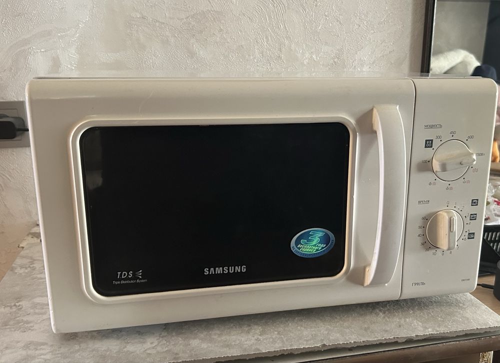 Продам микровалновку samsung