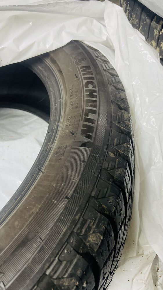 Продам Зимний резину Michelin