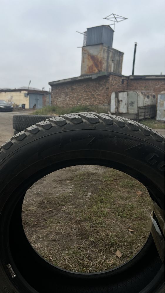 Шины зимние godyear  225/60/17