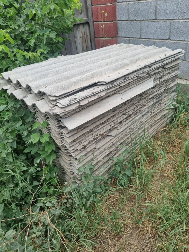 Продам б/у асбестовый шифер и красный кирпич
