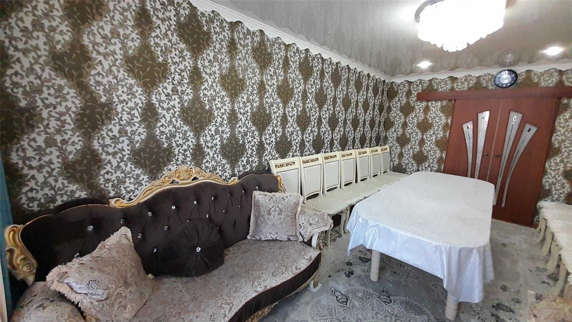 Продам 4 комн квартиру на 8 мкр на 1эт/9 эт