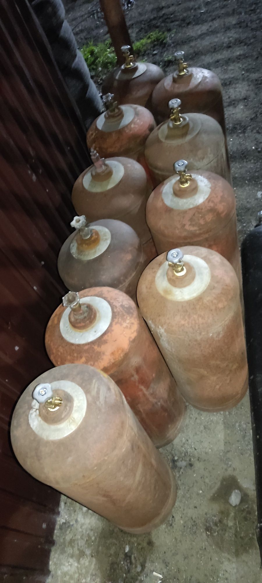 Большой газовый баллон