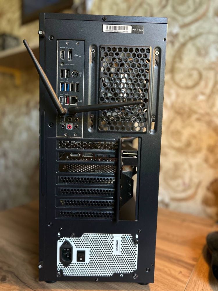 Мощный игровой компьютер: B550 WiFi, Ryzen 7 3700x, RTX 3070, 16 GB