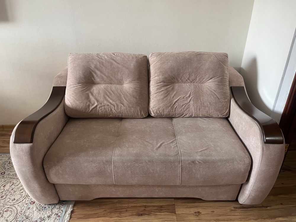 Продам 2 дивана 1 кресло