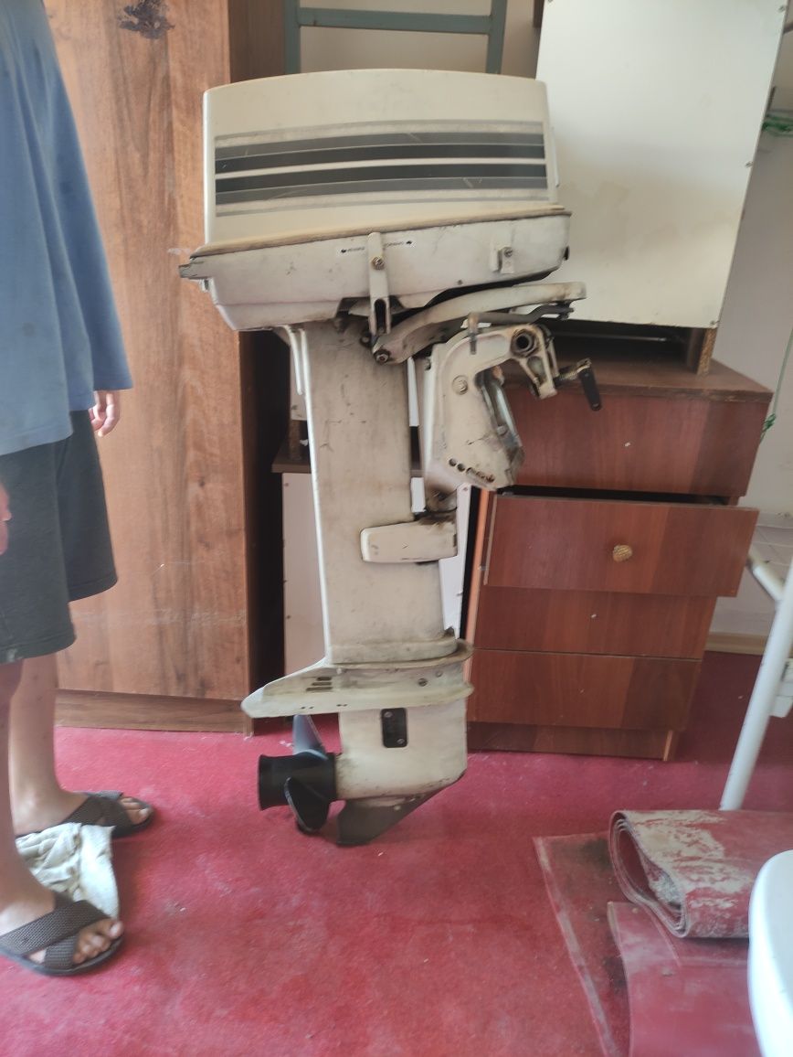 Продам лодку с мотором 35л.с