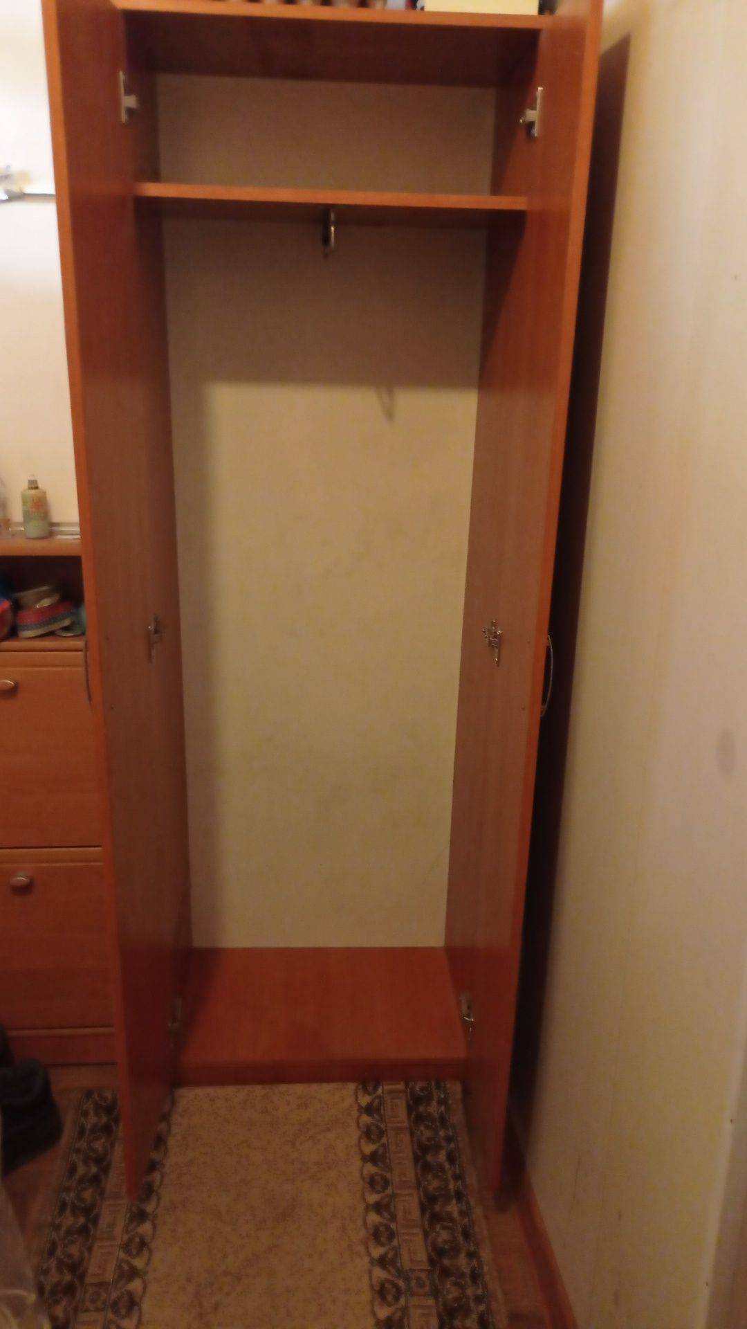 Шкаф компактный .