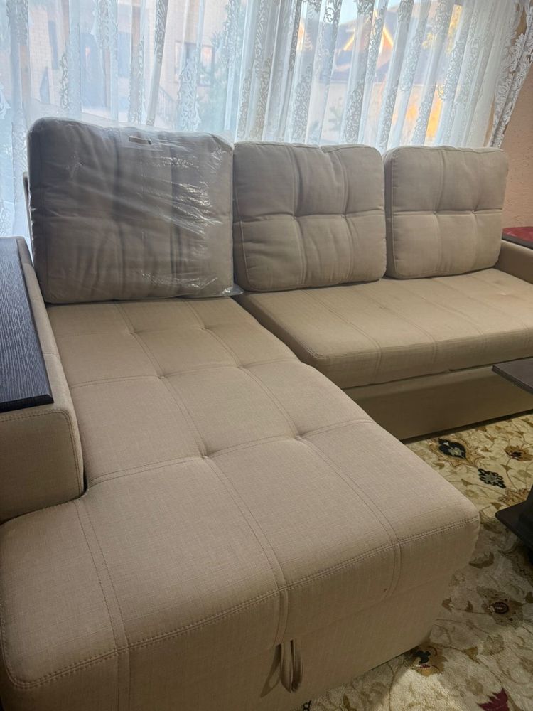 Сросно продам Диван !