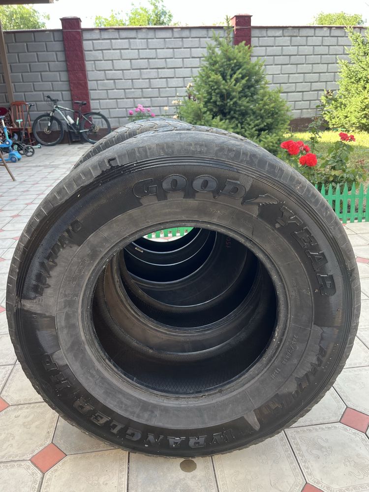 Продается всесезонные шины, размером 265/70/R16