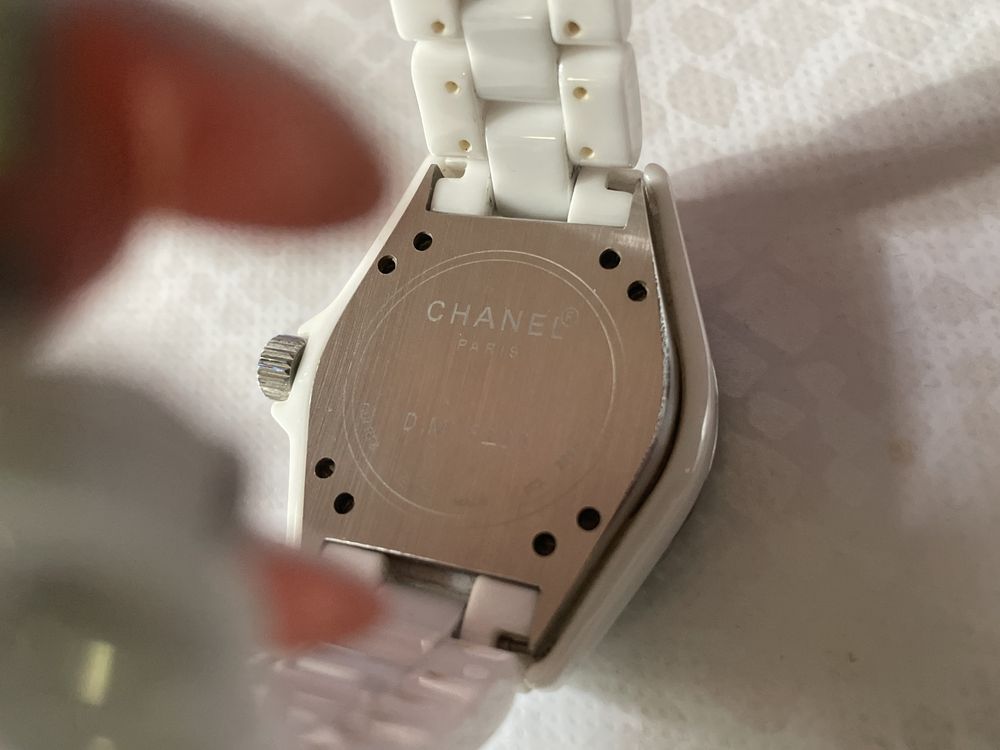 Часы chanel из белой керамики оригинал,с камнями из цииркония