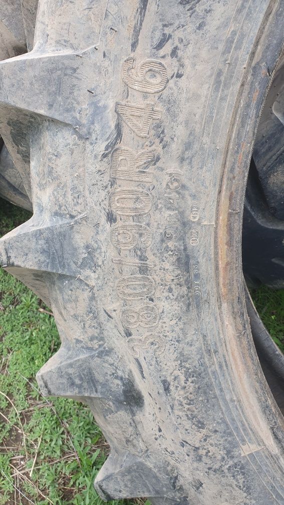 380/90R46 шины в хорошем состояний