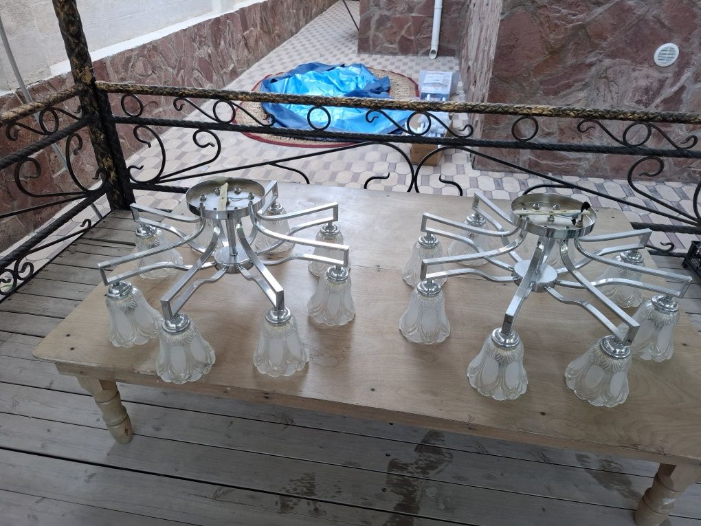 Продаю б/у люстры