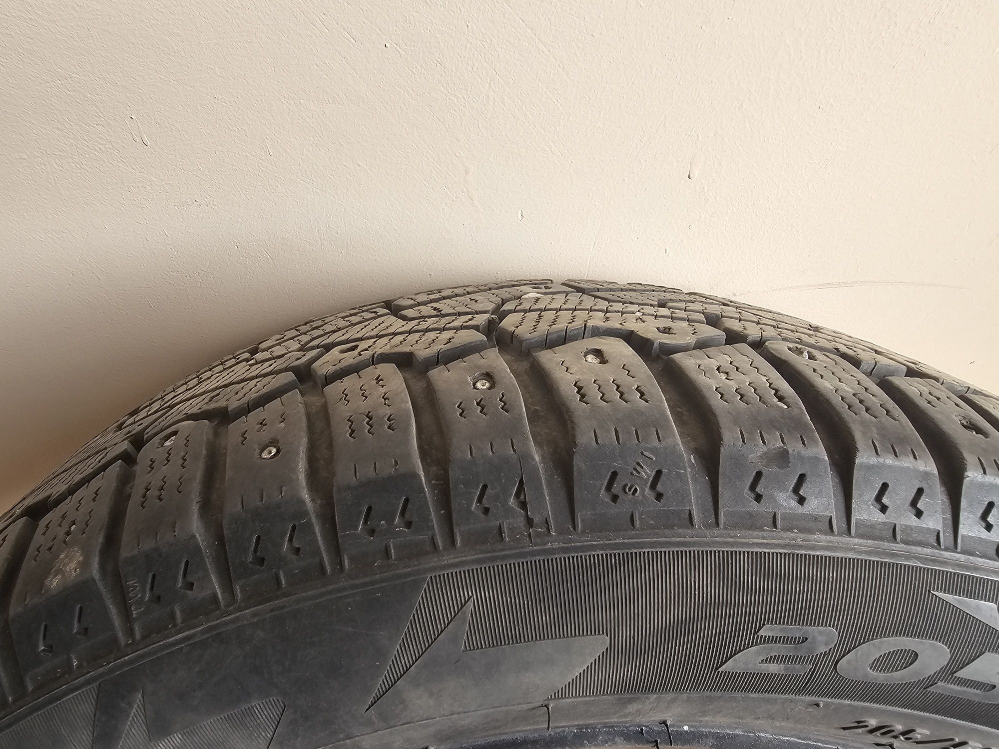 Резина 205×55 r15 на запаску.