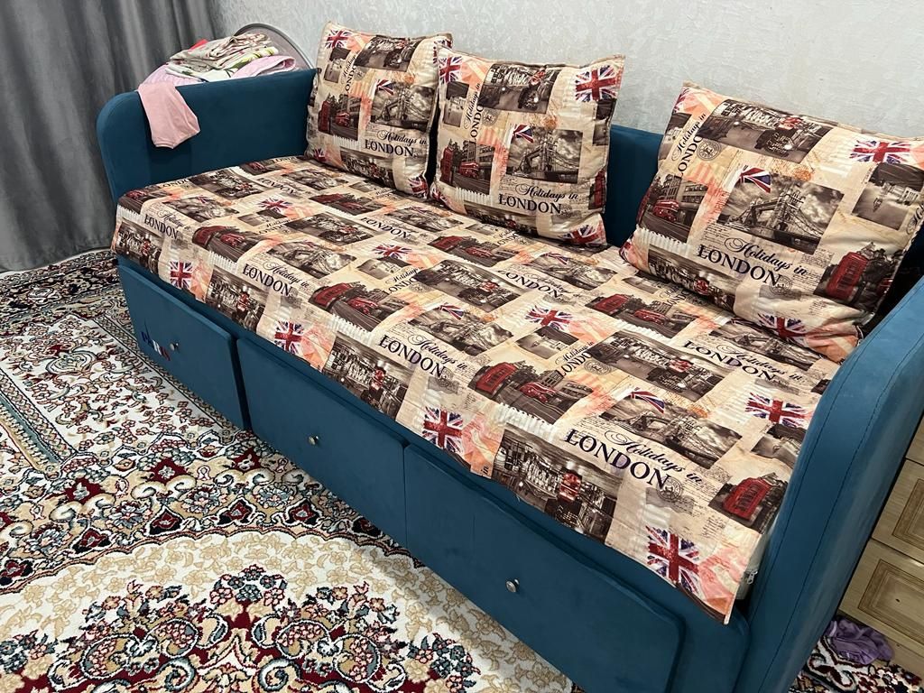 Срочно продам диван